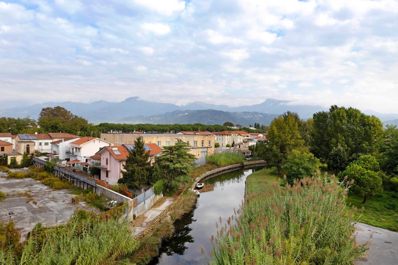 Apartamento Attico Con Terrazza A Viareggio Exterior foto