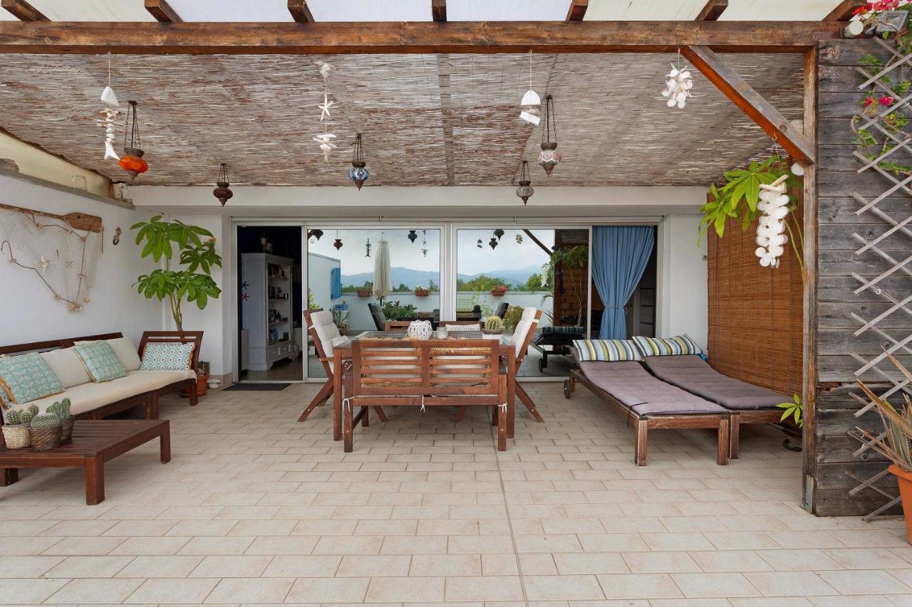 Apartamento Attico Con Terrazza A Viareggio Exterior foto